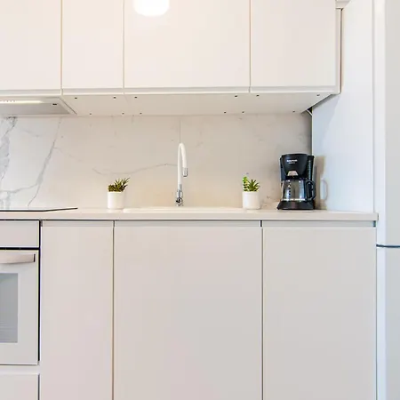 Modern Ocean View Ph12 شقة