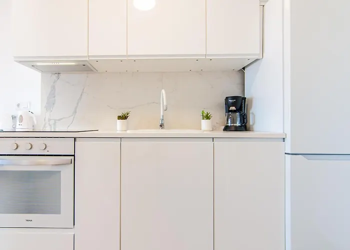 Modern Ocean View Ph12 Apartment