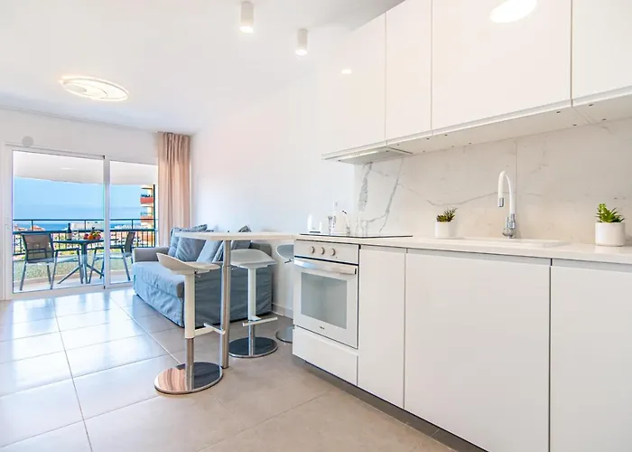 Modern Ocean View Ph12