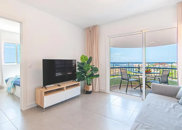 Modern Ocean View Ph12 *