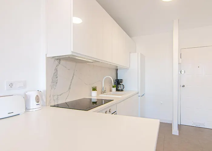 Modern Ocean View Ph12 *